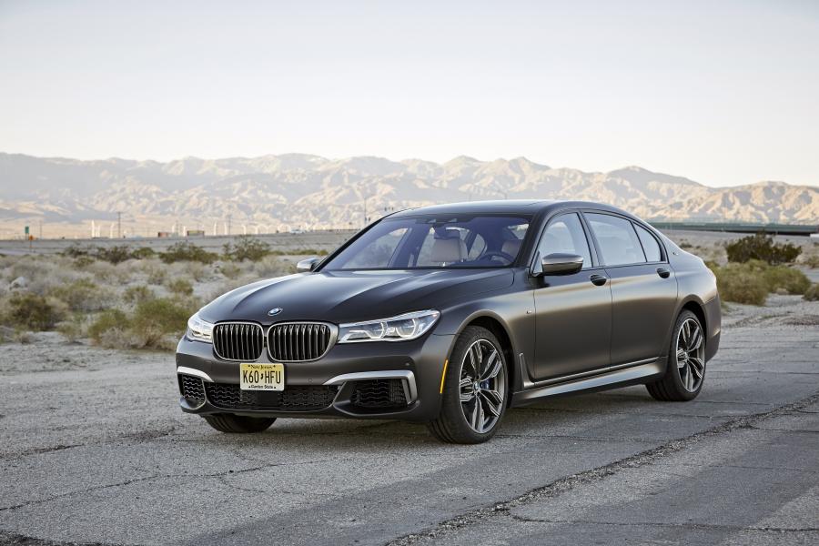  BMW M760i xDrive 2017 года  (NA) (фото 74 из 154)
